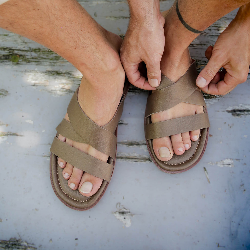 Taupe Sandalen für Männer